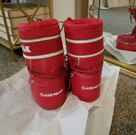 Vintage AIRWALK Red white Lace up snow boo… - Picture 5 of 8